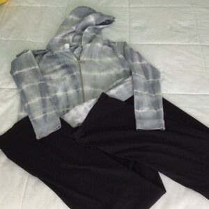 Xersion - Women’s Black, White and Gray Performance Hooded 2 Piece Sweatsuit